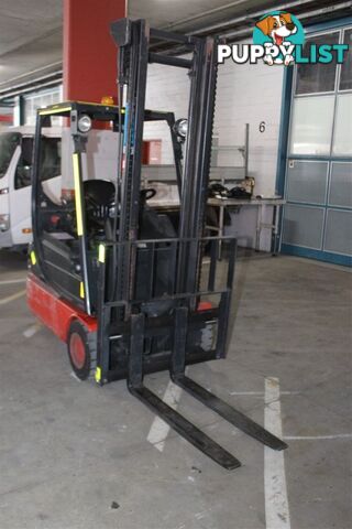 2001 Linde E14-02 3 Wheel Counter Balance Forklift