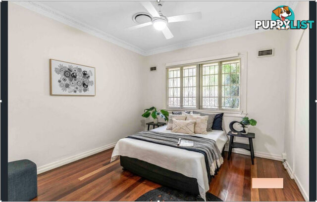 207 CHATSWORTH Road Coorparoo QLD 4151