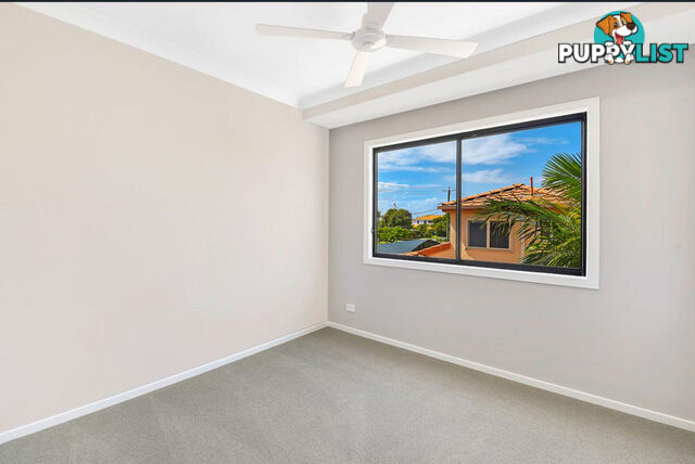 2 24 Abalone Avenue Paradise Point QLD 4216