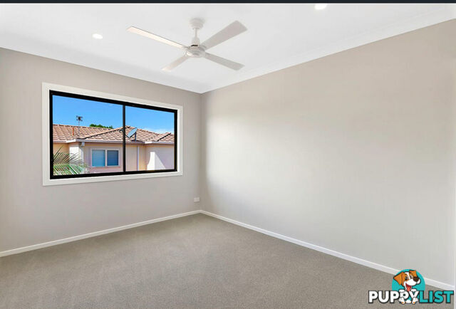 2 24 Abalone Avenue Paradise Point QLD 4216