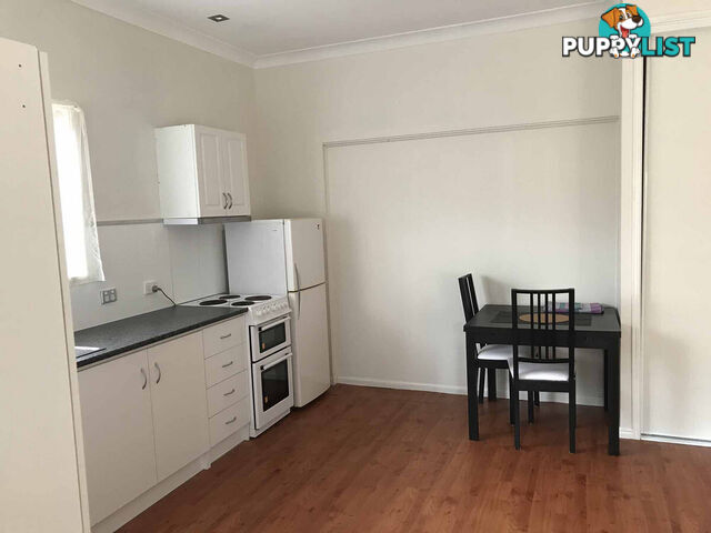 B 18 Suncrest Court Parkwood QLD 4214