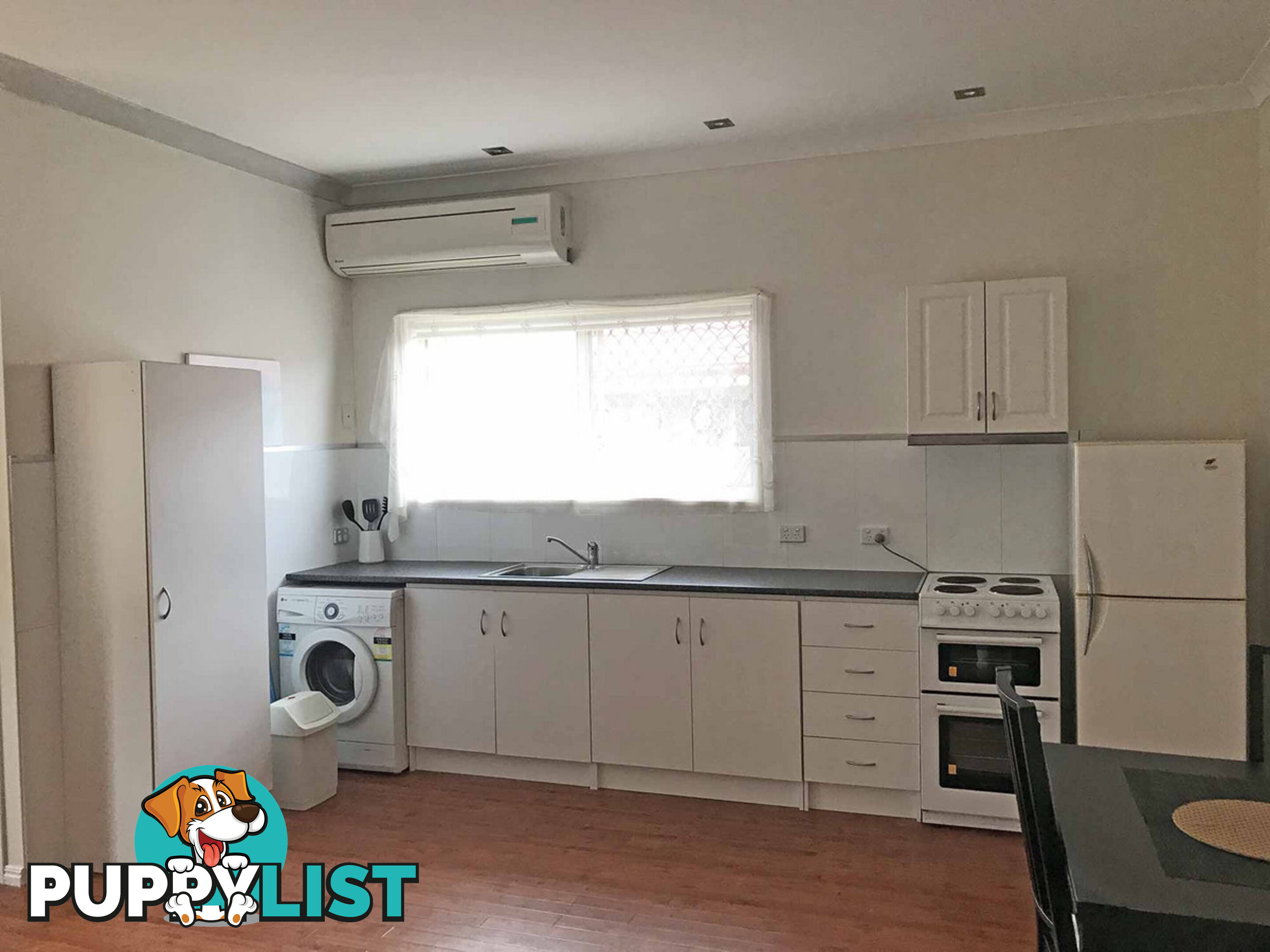 B 18 Suncrest Court Parkwood QLD 4214