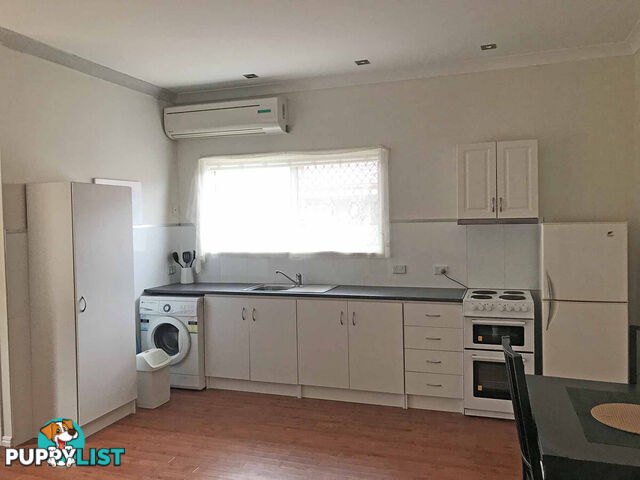 B 18 Suncrest Court Parkwood QLD 4214