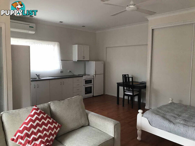 B 18 Suncrest Court Parkwood QLD 4214