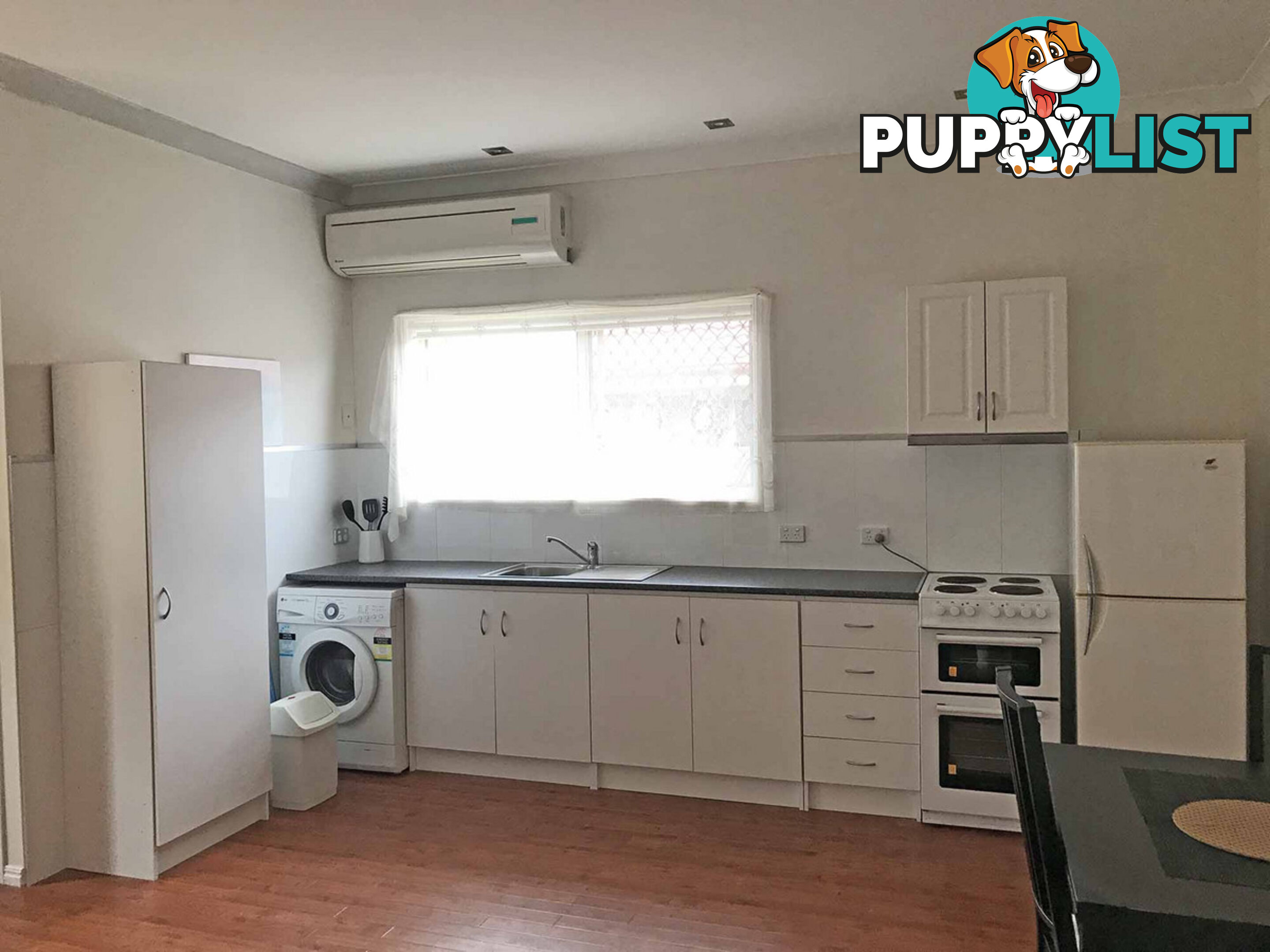 B 18 Suncrest Court Parkwood QLD 4214