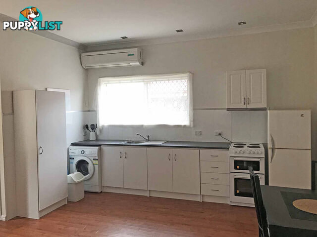 B 18 Suncrest Court Parkwood QLD 4214