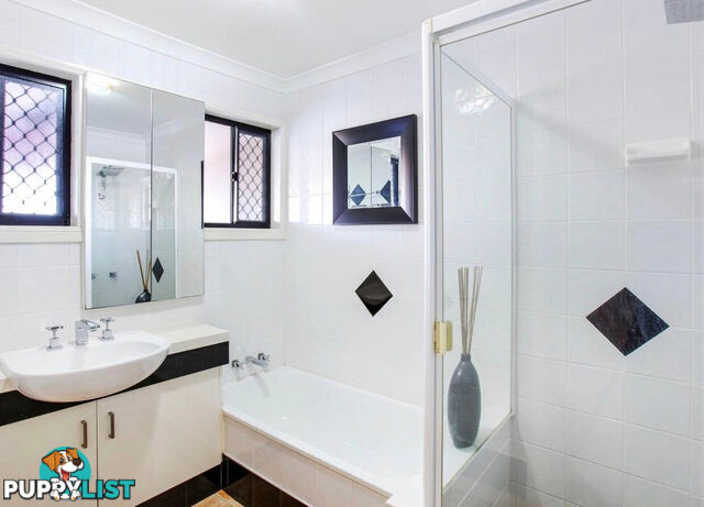 6 Monte Vista Court Broadbeach Waters QLD 4218