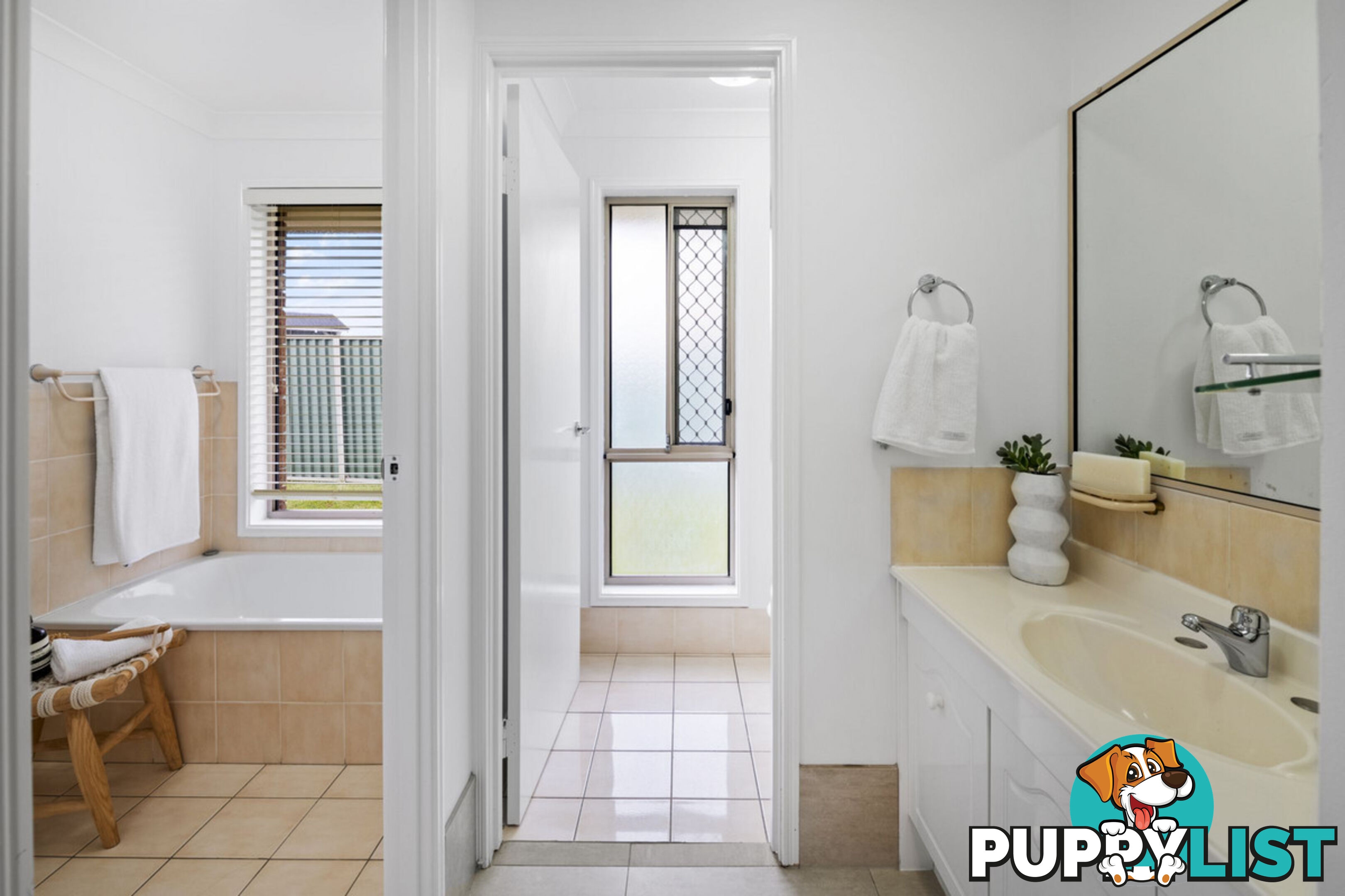 16 Ridgewood Court Burleigh Waters QLD 4220