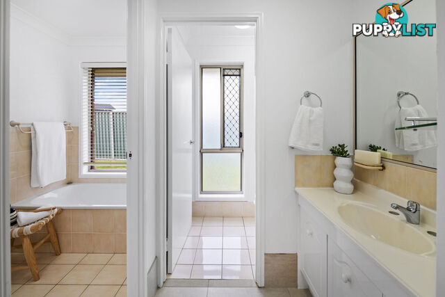 16 Ridgewood Court Burleigh Waters QLD 4220