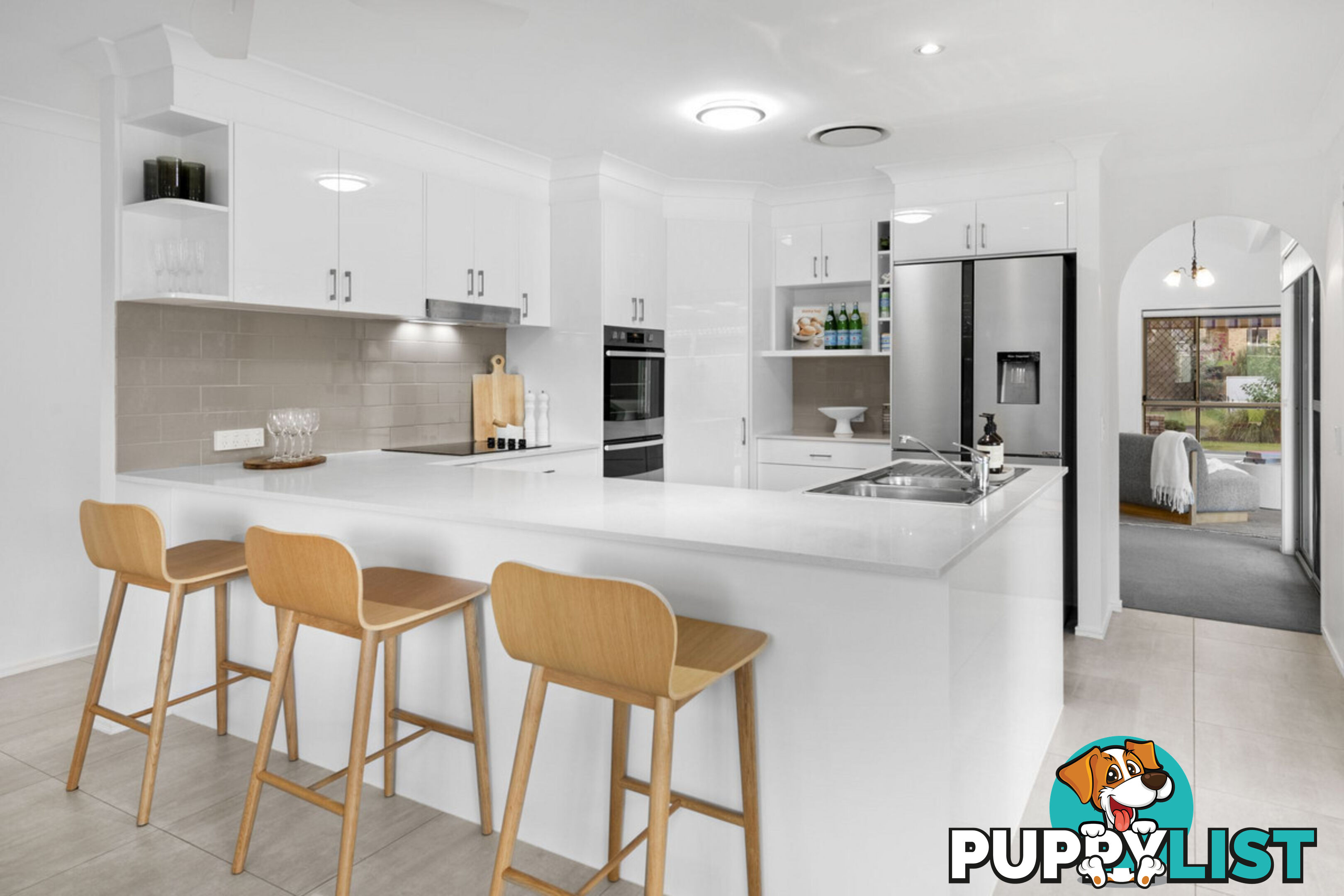 16 Ridgewood Court Burleigh Waters QLD 4220
