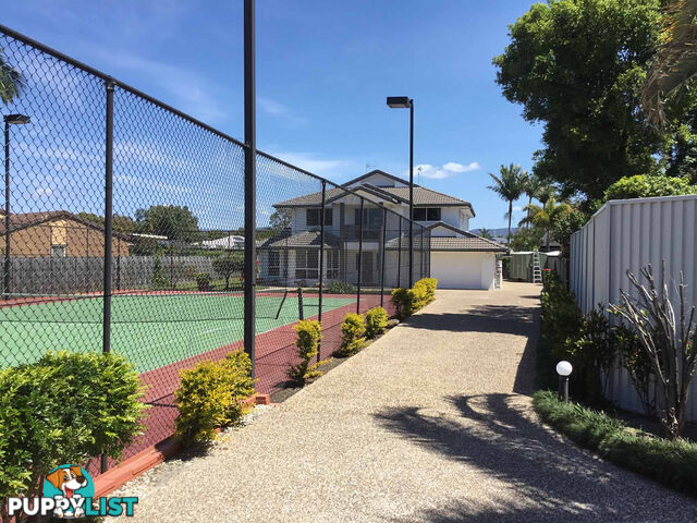 4 Saxonvale Terrace Mermaid Waters QLD 4218