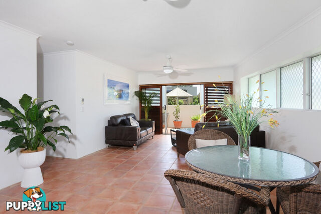 1 204 Ferny Avenue, Surfers Paradise QLD 4217