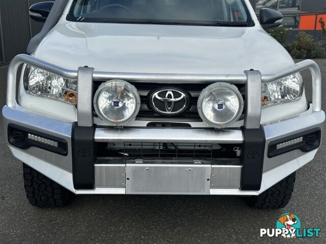 2017 TOYOTA HILUX SR DUAL CAB GUN126R CAB CHASSIS