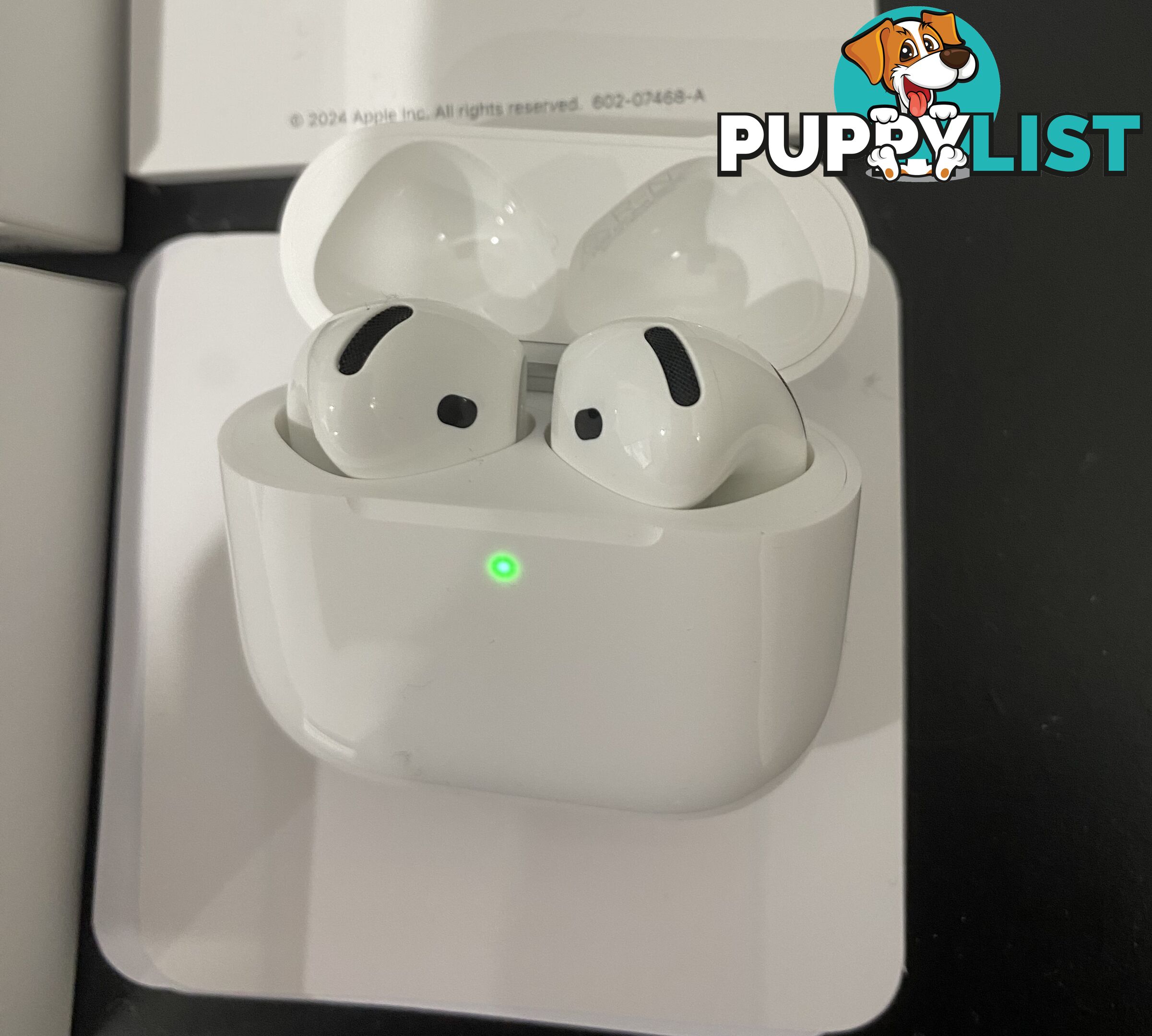 AirPods 4 Apple