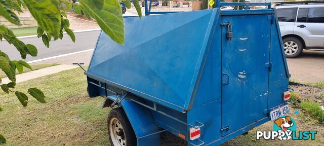 7 x4 Tradie Trailer with brakes.
