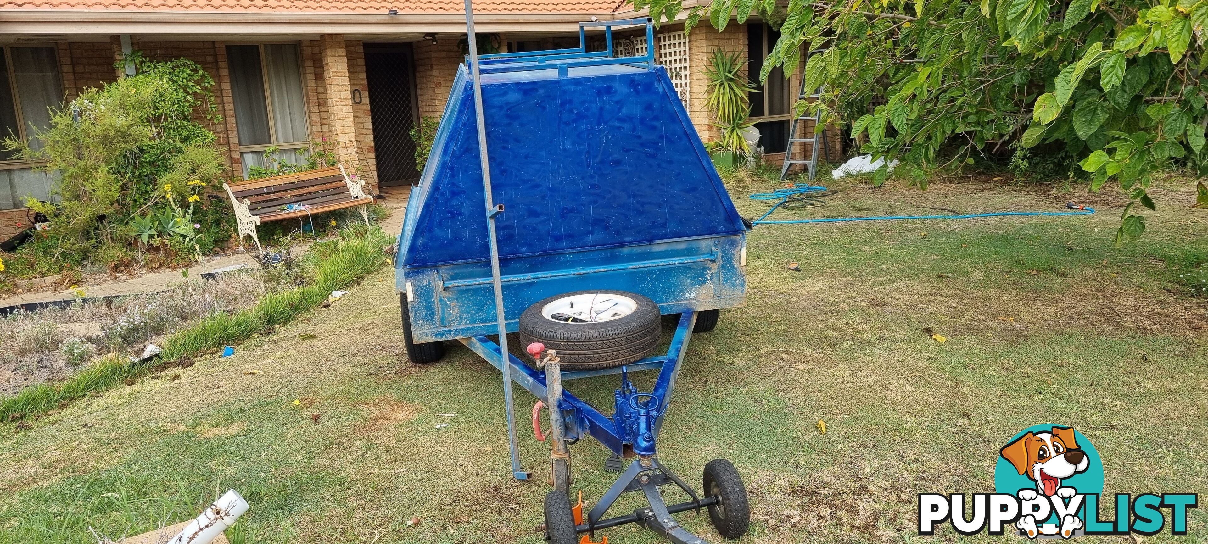 7 x4 Tradie Trailer with brakes.
