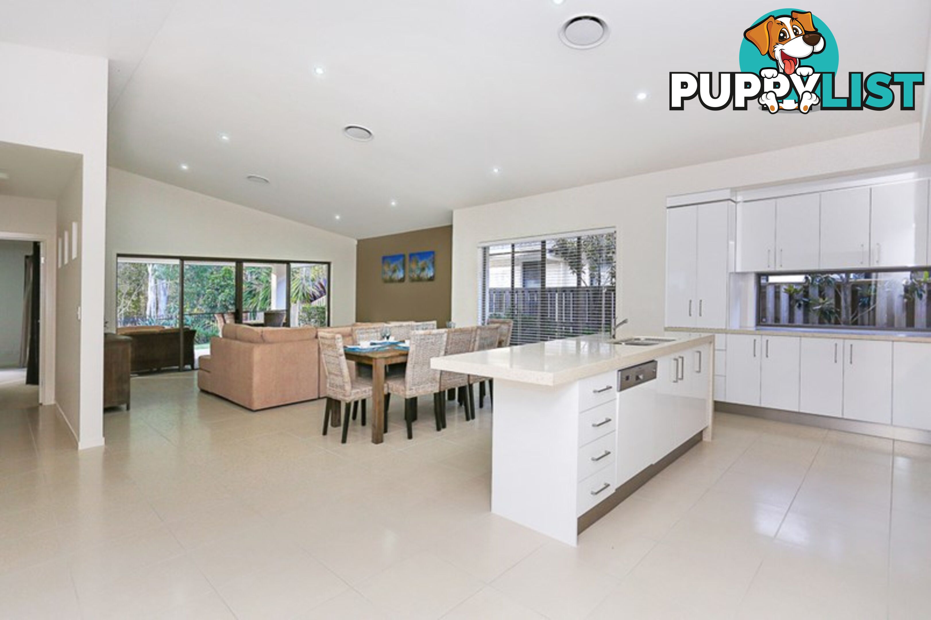 16 Bunderoo Circuit PIMPAMA QLD 4209