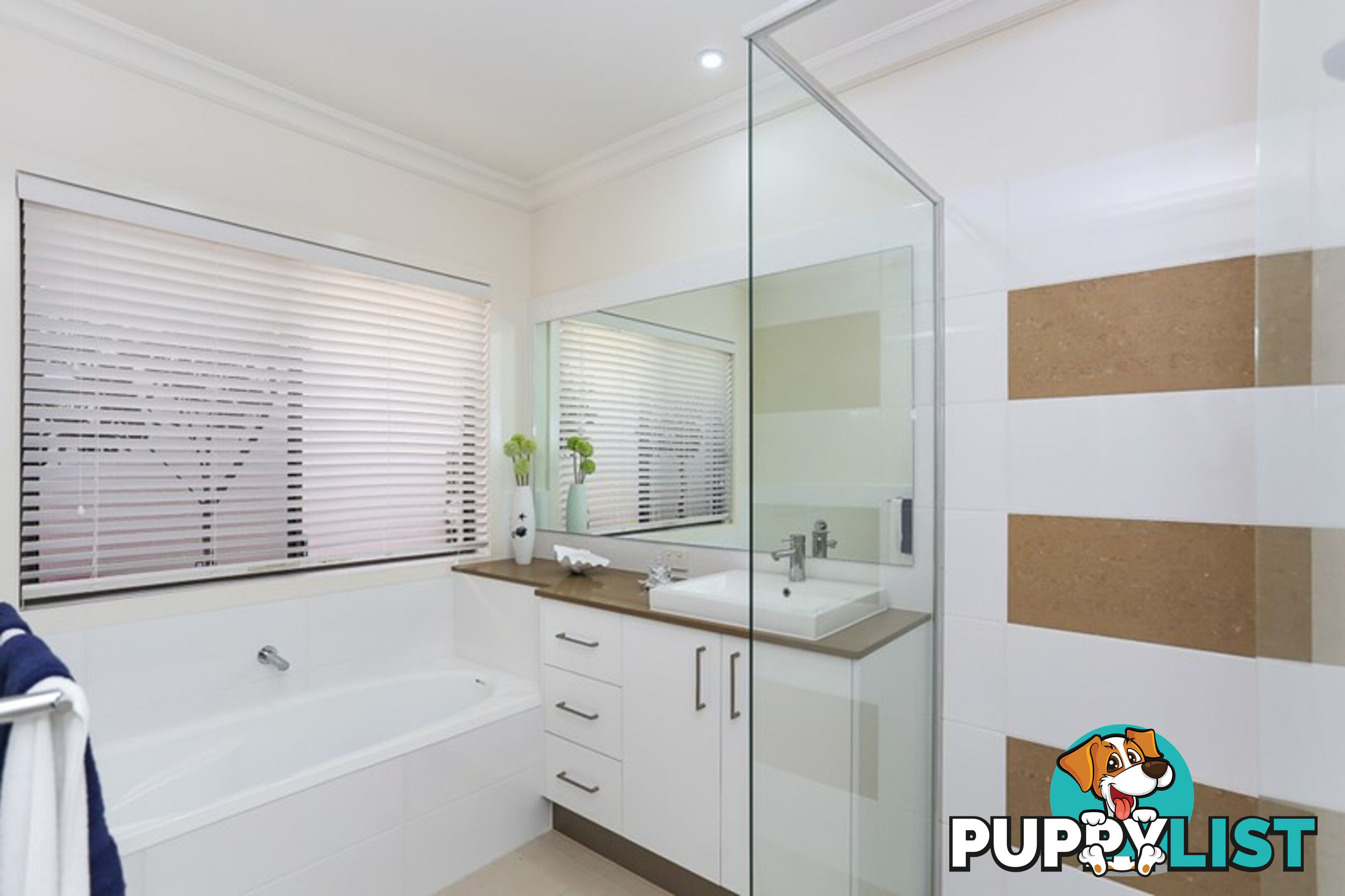 16 Bunderoo Circuit PIMPAMA QLD 4209