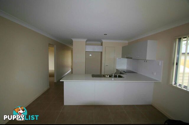 7 Benjamin Street PIMPAMA QLD 4209