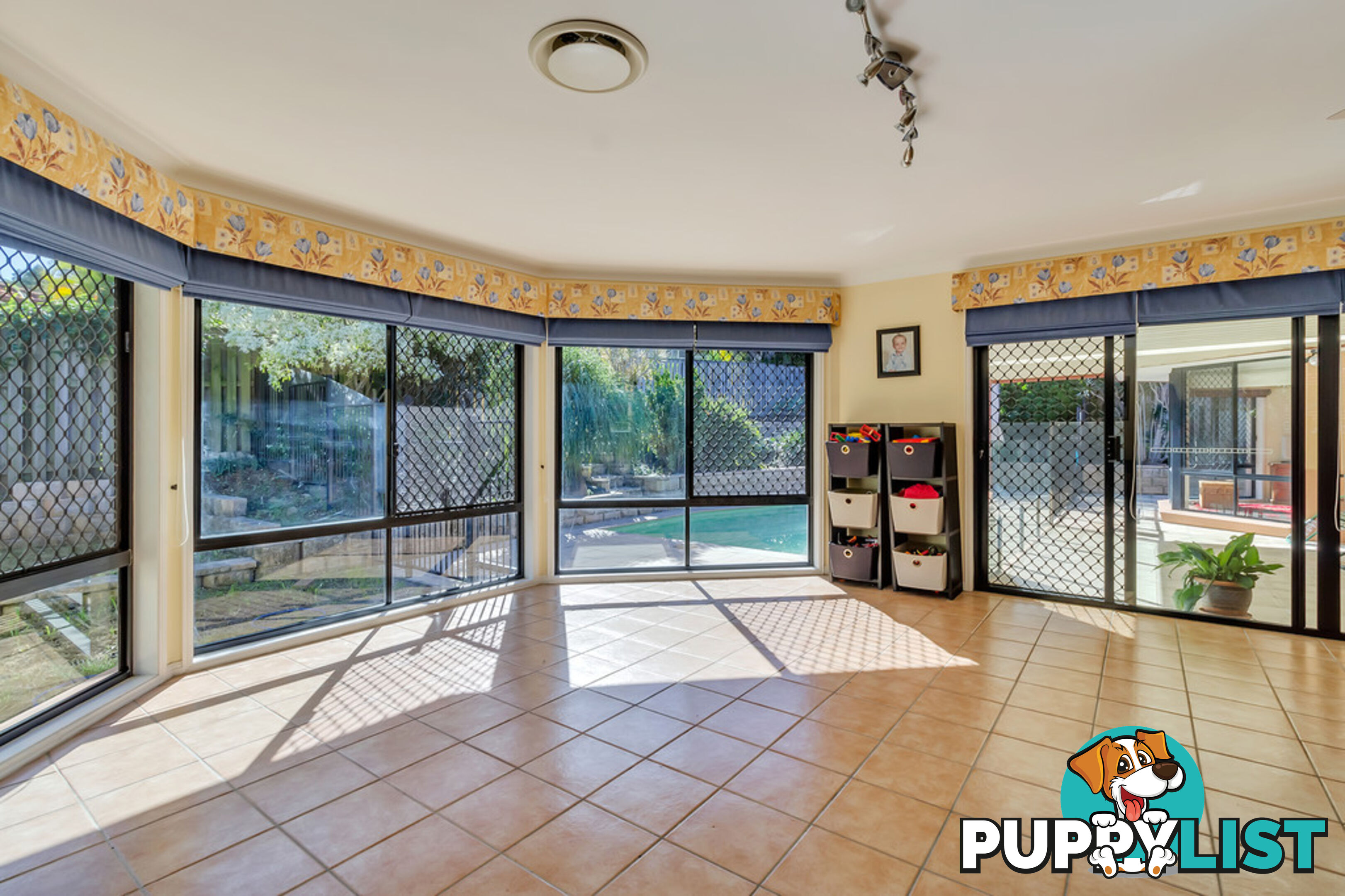 8 Henderson Rise PACIFIC PINES QLD 4211