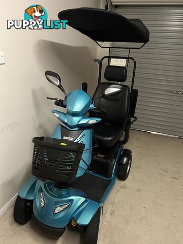 Merit Explorer Motorised Scooter with Canopy