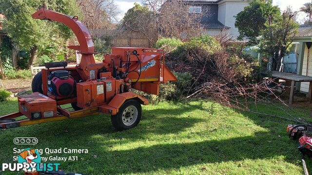 Tree trimming kew east 