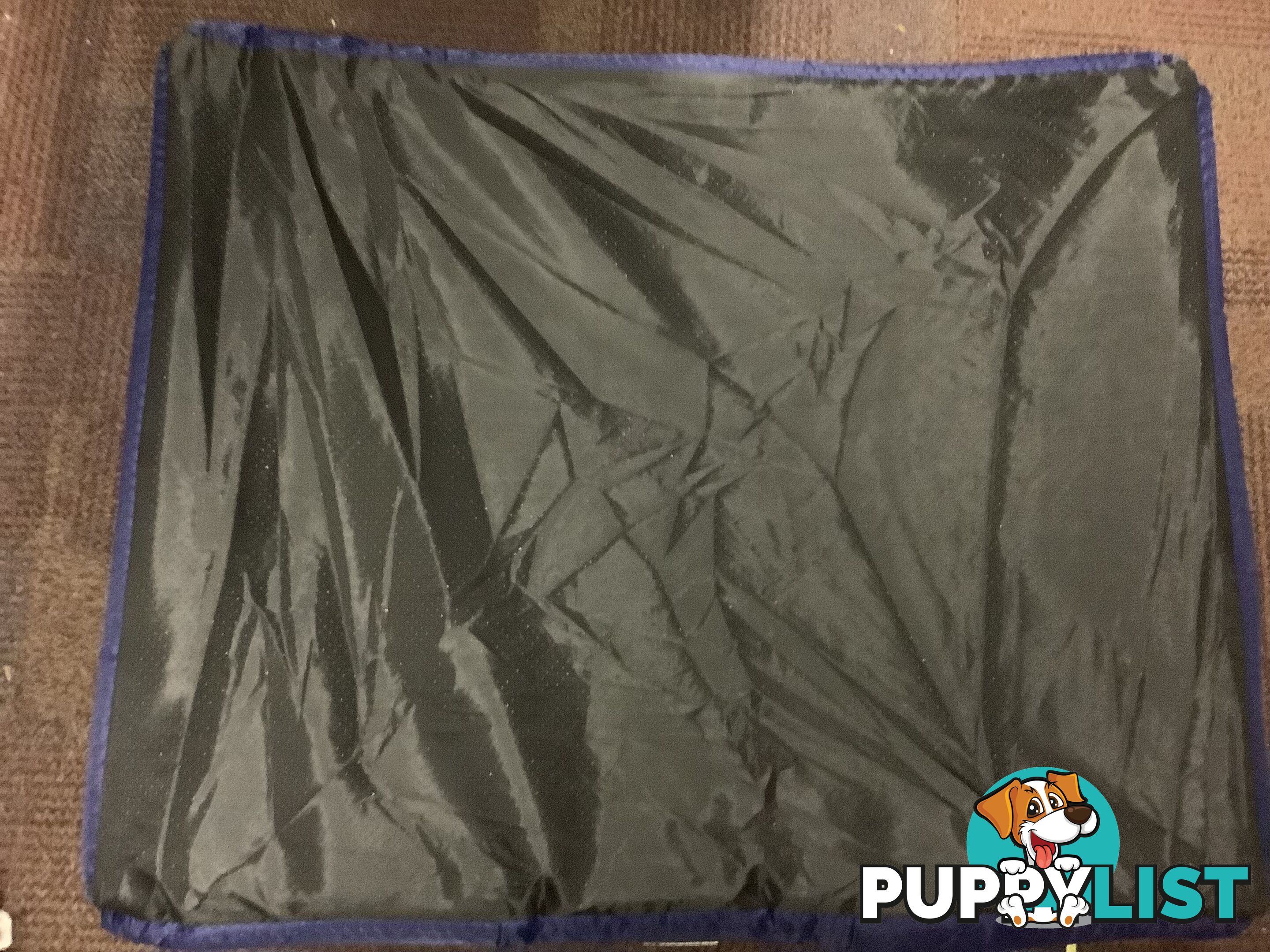**BRAND NEW**  Extra large dog bed self heating dog bed