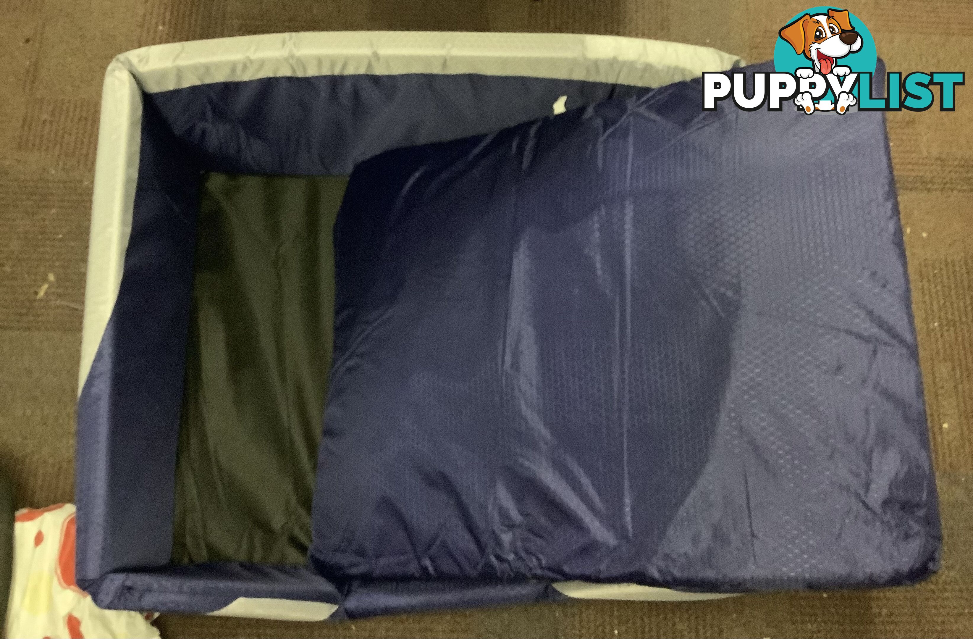 **BRAND NEW**  Extra large dog bed self heating dog bed