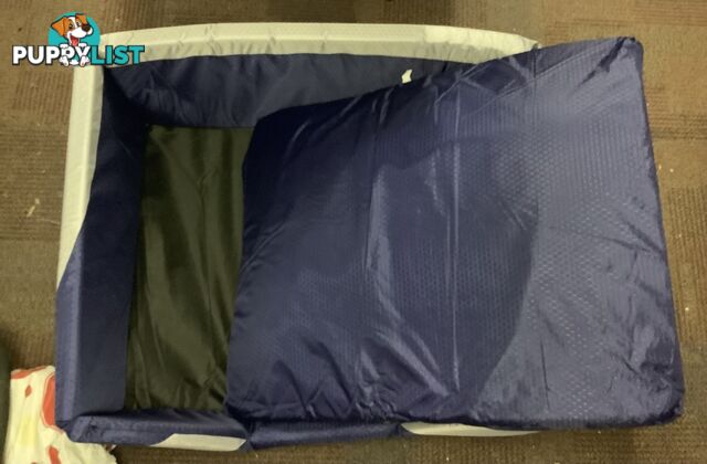 **BRAND NEW**  Extra large dog bed self heating dog bed