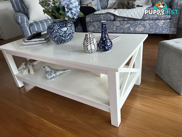 Coffee table (White Hampton Style)