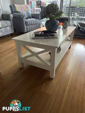 Coffee table (White Hampton Style)