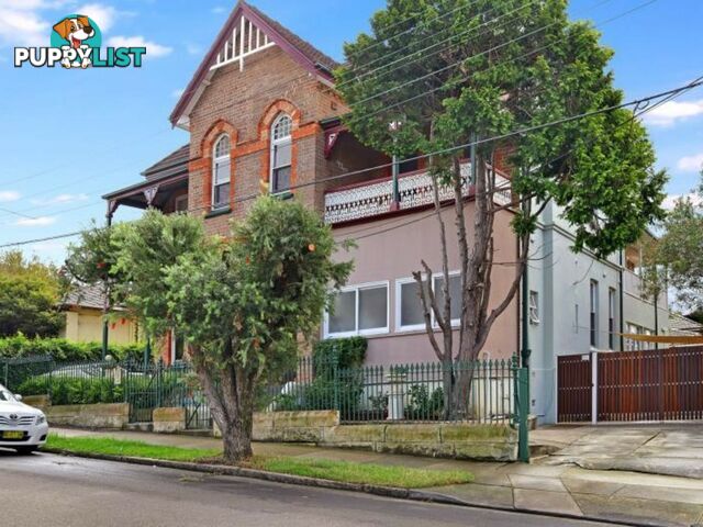 2/1 Gladstone Street BURWOOD NSW 2134
