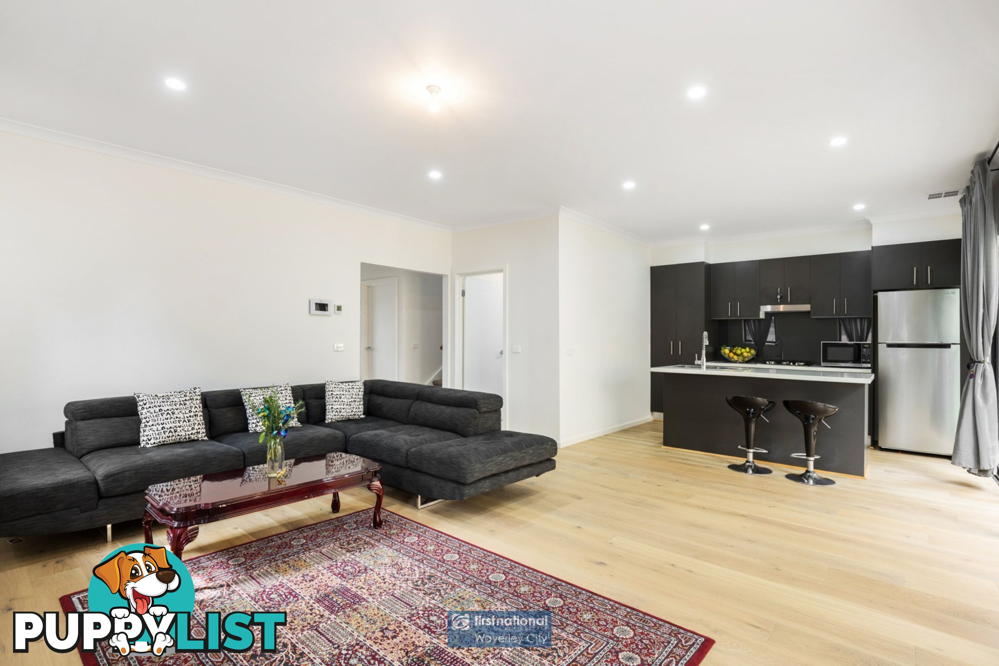 2/6 Prince Edward Avenue Mitcham VIC 3132