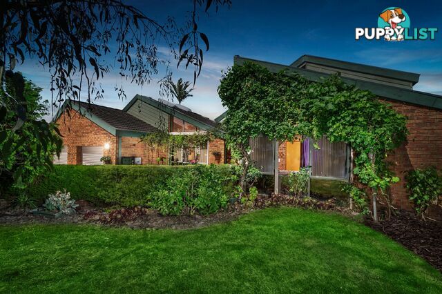 4 Yellowstone Close ROWVILLE VIC 3178