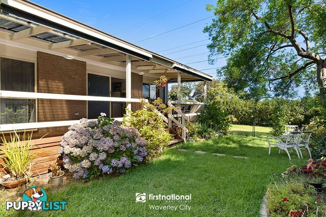 70 Mannering Drive GLEN WAVERLEY VIC 3150