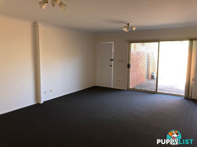 1/8 Bringelly Road KINGSWOOD NSW 2747