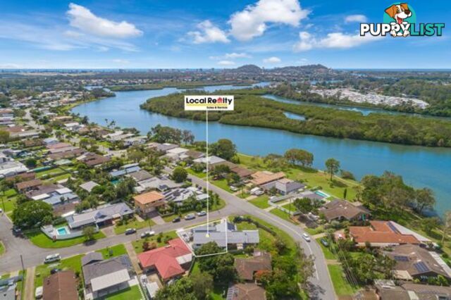 2/2 Red Bass Avenue TWEED HEADS WEST NSW 2485