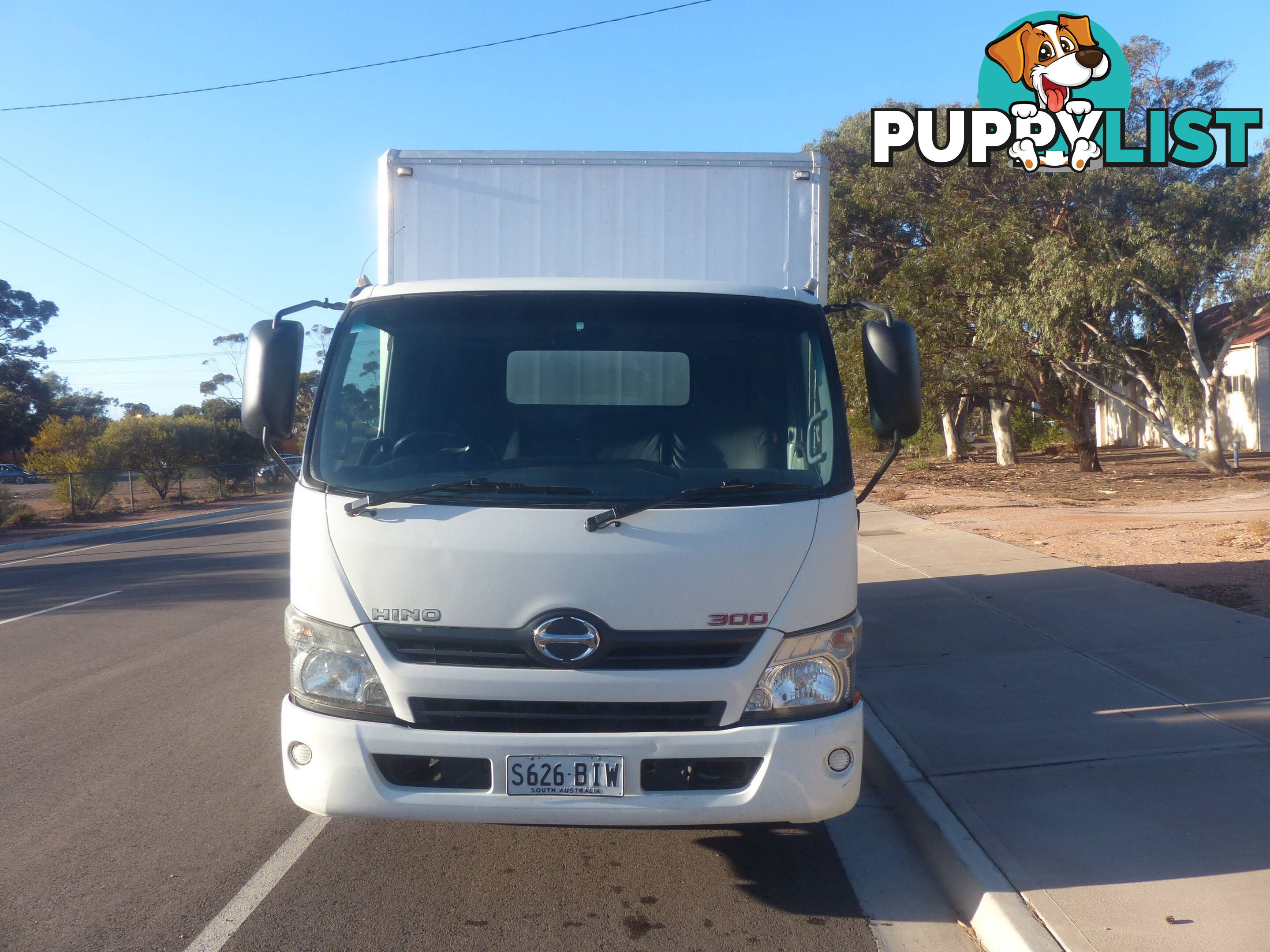 2015 Hino 300 616 Pantech Truck