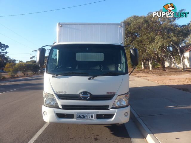 2015 Hino 300 616 Pantech Truck