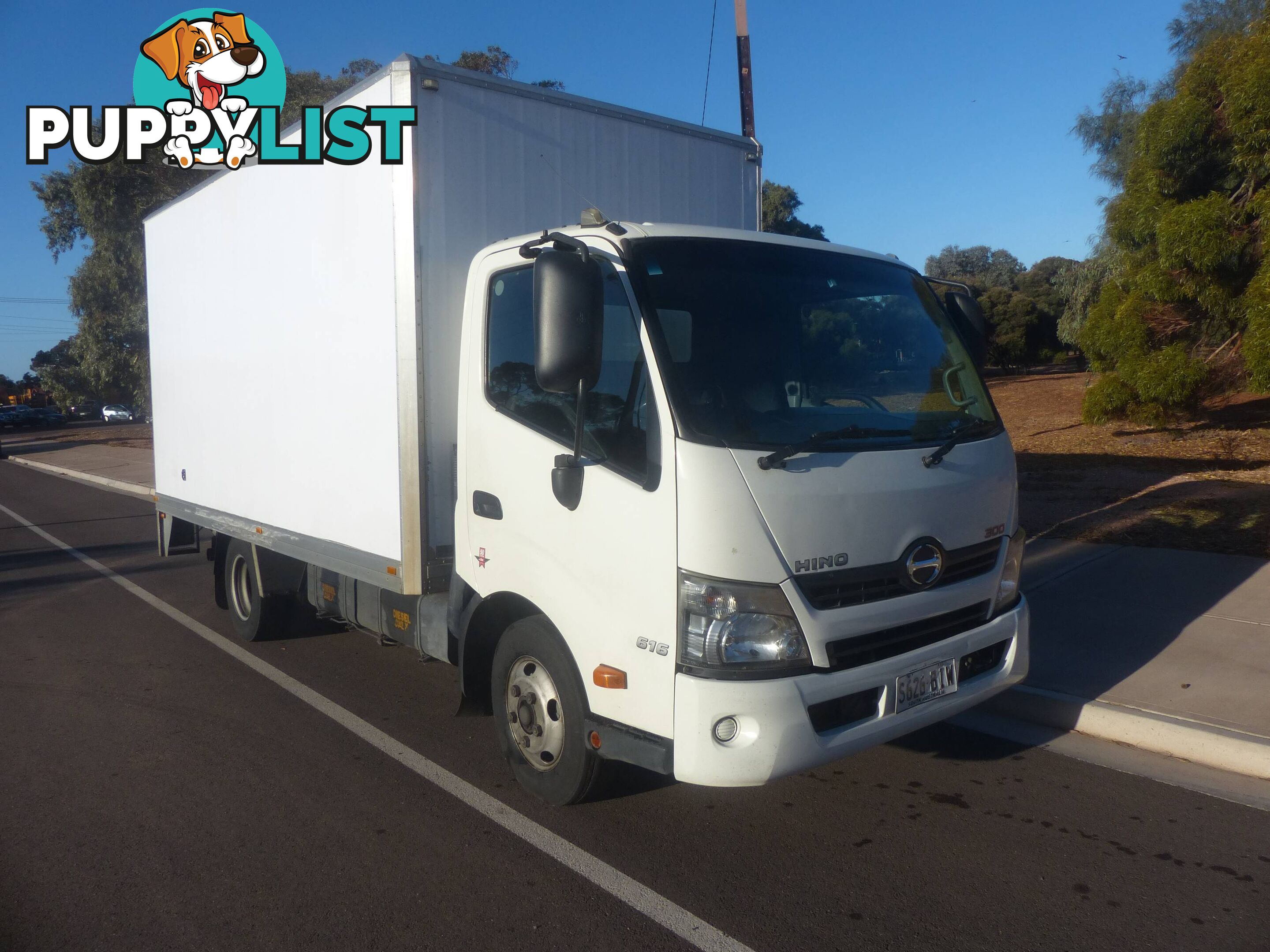 2015 Hino 300 616 Pantech Truck