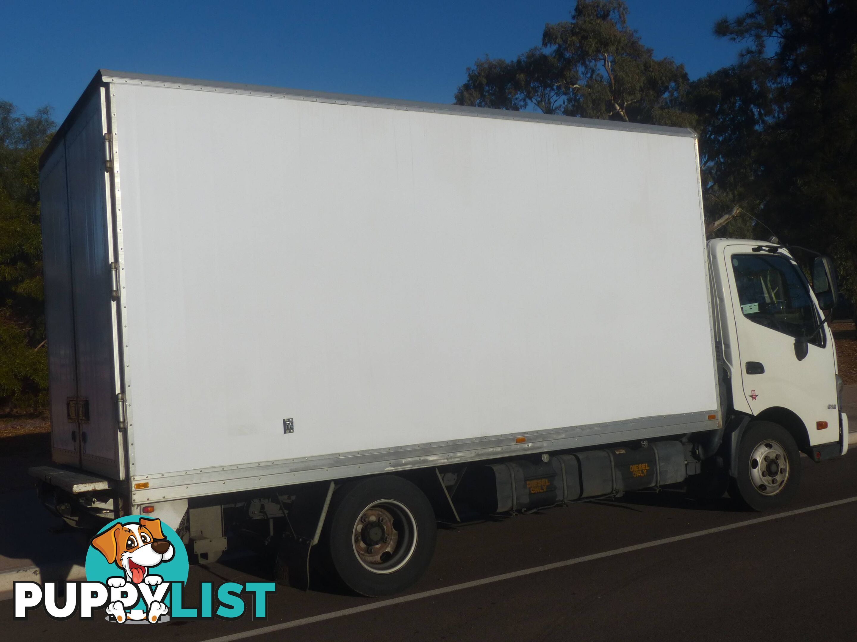 2015 Hino 300 616 Pantech Truck