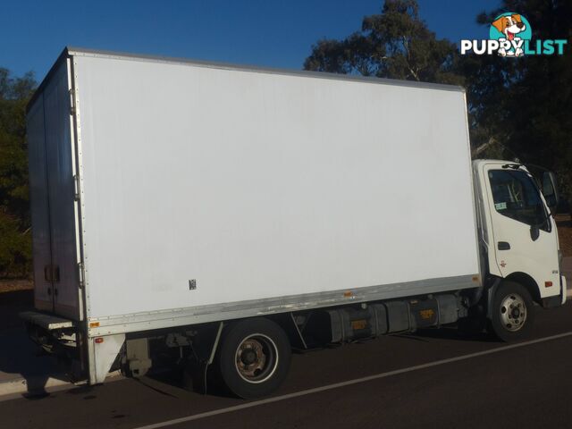 2015 Hino 300 616 Pantech Truck