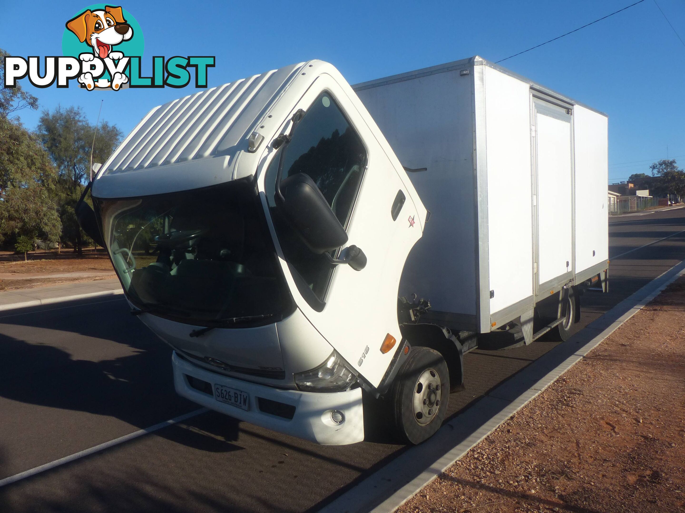 2015 Hino 300 616 Pantech Truck