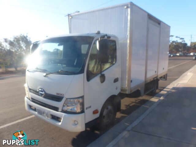 2015 Hino 300 616 Pantech Truck