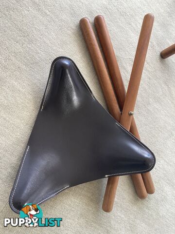 SADDLE STOOLS