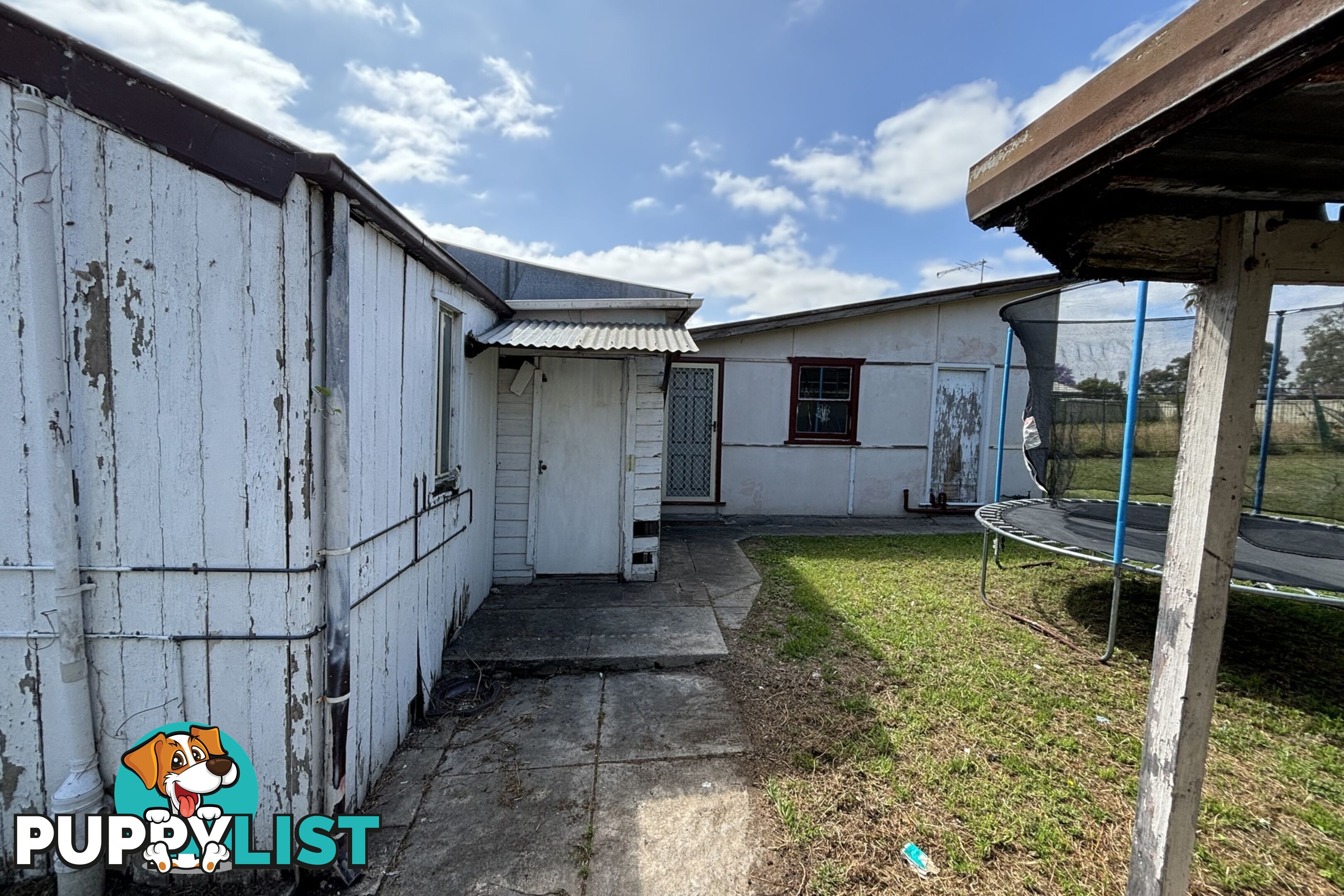 10 Smythe Street MERRYLANDS WEST NSW 2160