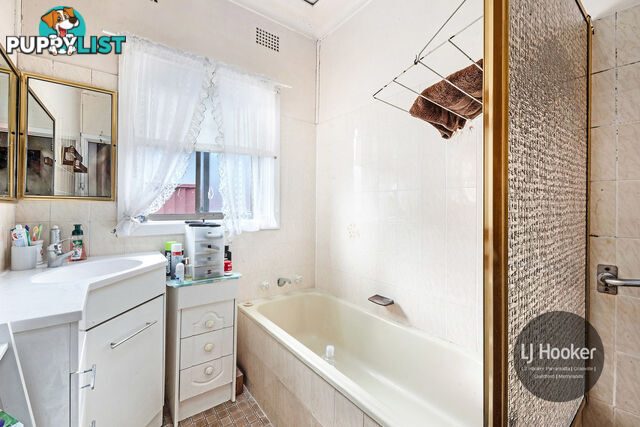 64 Whitaker Street GUILDFORD NSW 2161