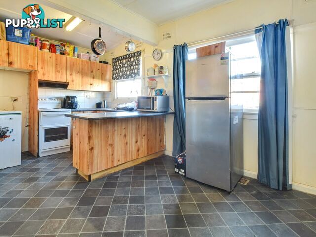 20 Binalong Street YOUNG NSW 2594