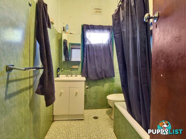 20 Binalong Street YOUNG NSW 2594