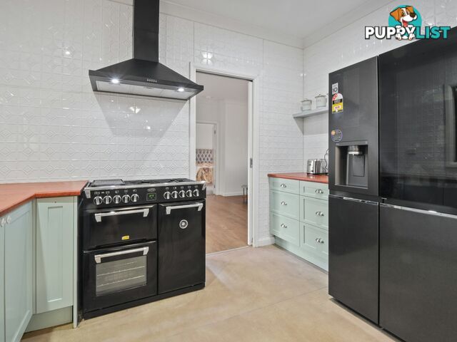 100 Hollands Road YOUNG NSW 2594